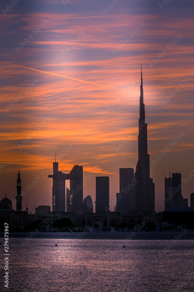 Fototapeta premium Dubai skyline sunrise
