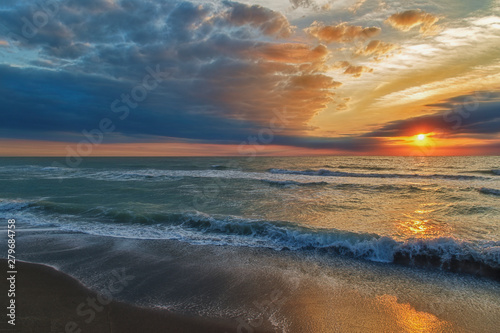 Fototapeta Naklejka Na Ścianę i Meble -  ethereal ocean sunset
