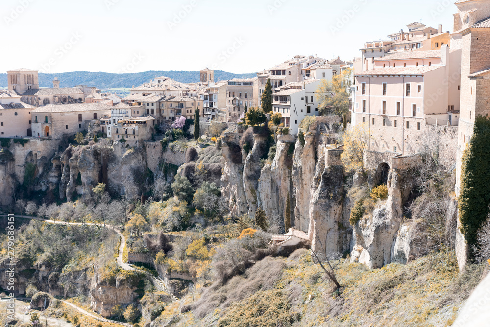 Naklejka premium Hanging houses on the stones in Cuenca city of Spain