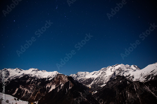 Beautiful night time photo of the French alps © Oli
