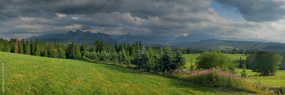 Fototapeta premium Panorama Tatr z Podhala gmina Bukowina Tatrzańska