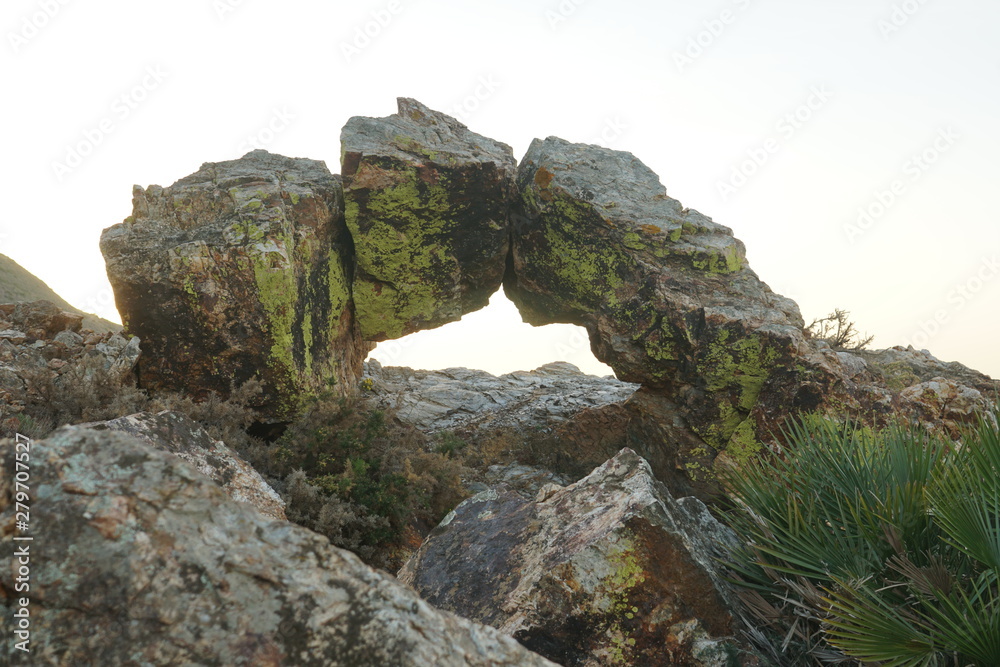 paisajes de malaga arco de piedra