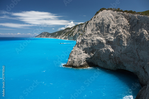 Beautiful turquoise sea on the island of Lefkada, Greece. © Gladcov Vladimir