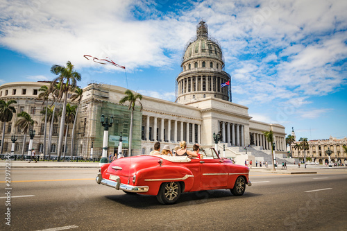 La Habana en auto por el Capitolio