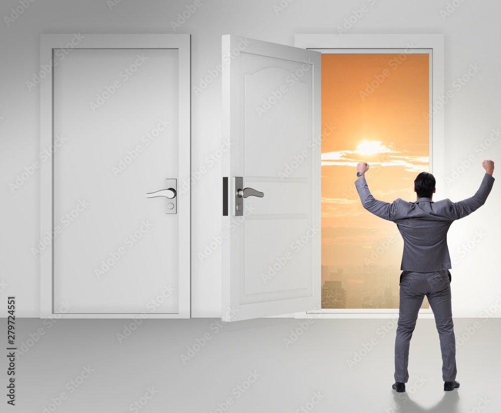 Fototapeta premium Businessman facing many business opportunities