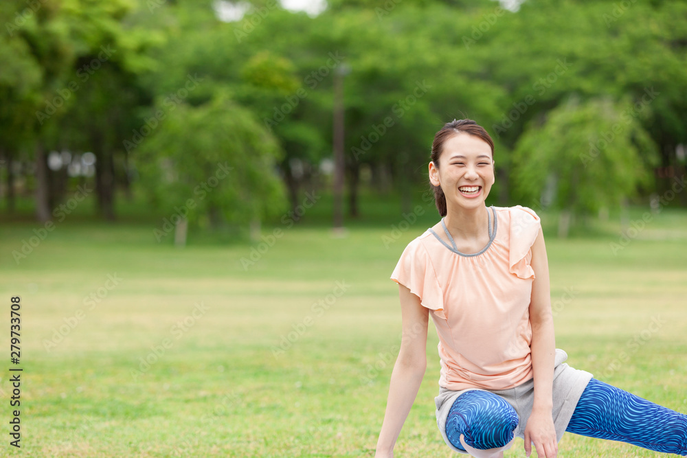 笑顔の女性 笑顔の女性