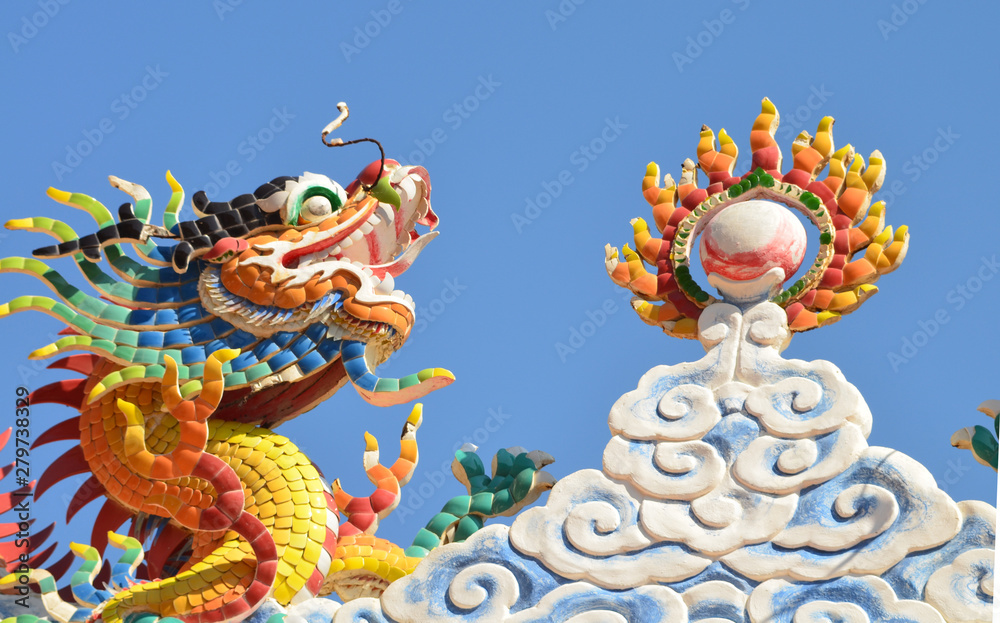 Fototapeta premium flying dragon