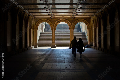 Photography Couple under tunnel in Central Park