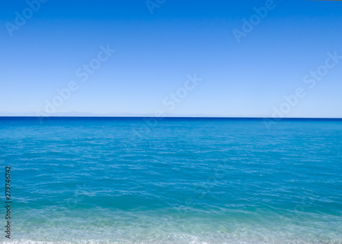 Fototapeta Naklejka Na Ścianę i Meble -  Blue sea