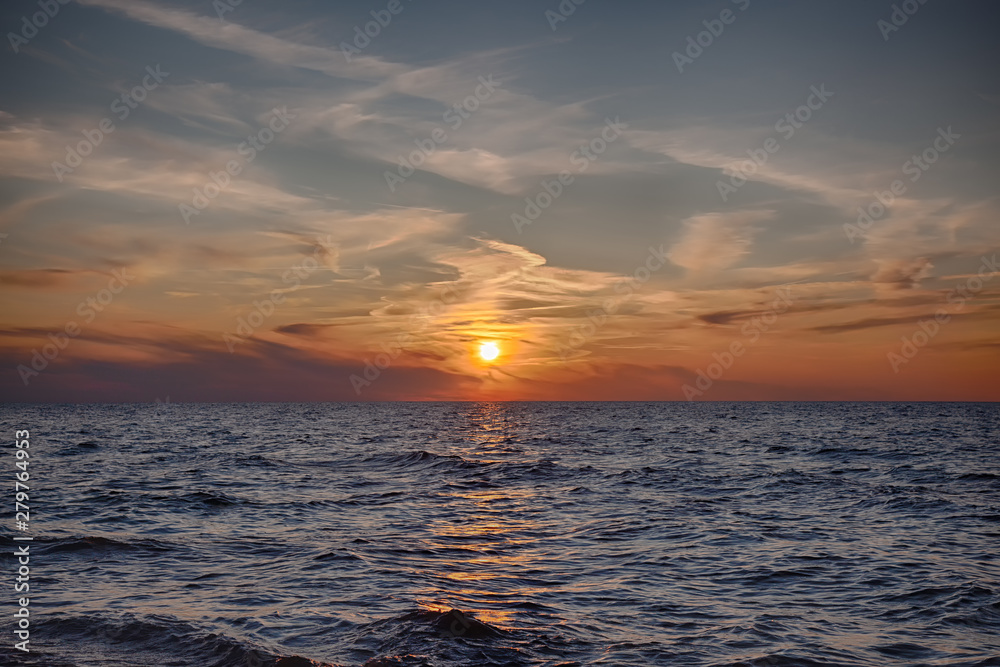 Zachód słońca nad Bałtykiem, plaża Sarbinowo, Polska - obrazy, fototapety, plakaty 
