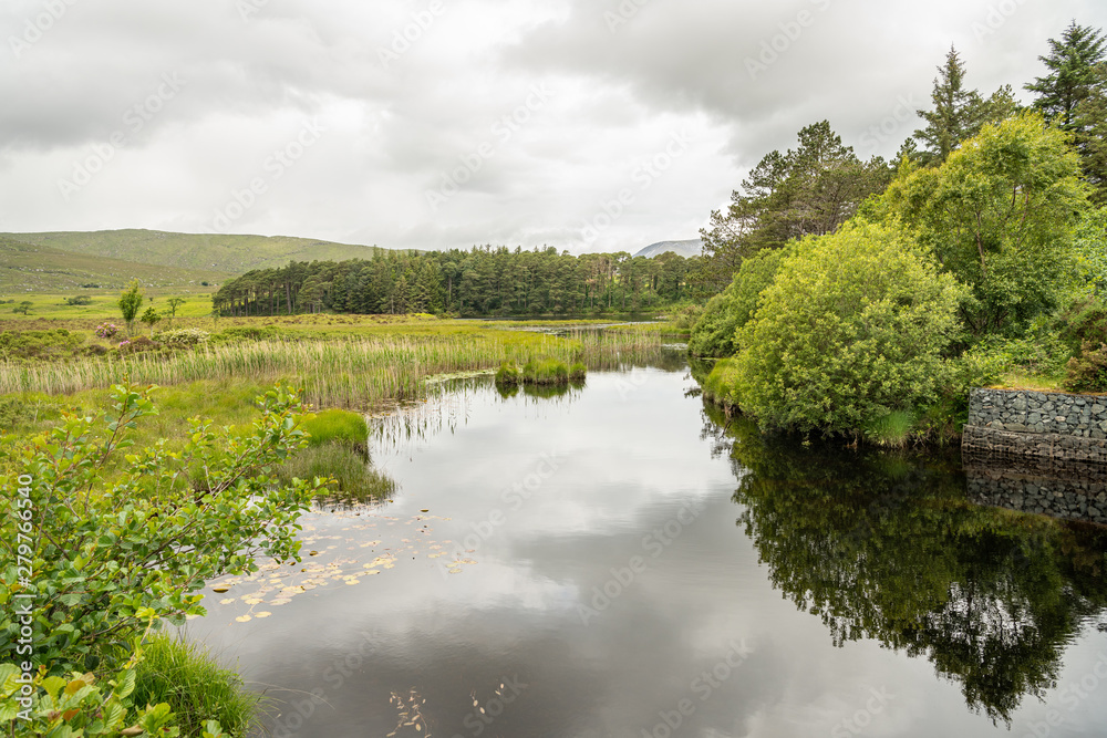 Fototapeta premium Owencarrow River, Lough Veagh, Glenveagh National Park, Donegal, Ireland