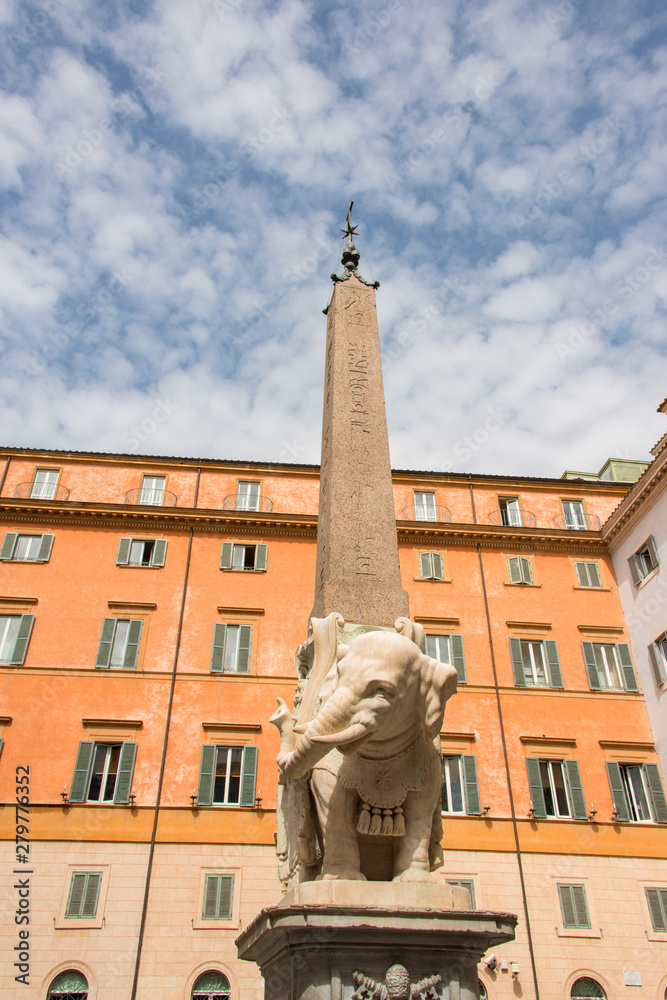 Rom - Elefant mit Obelisk auf der Piazza della Minerva.