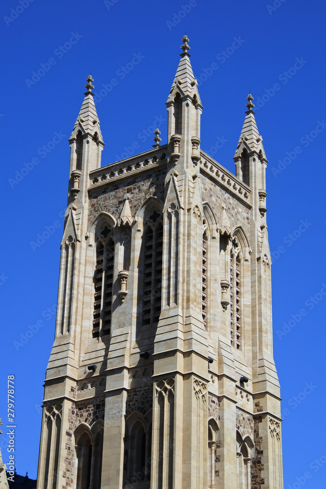 Der Kirchturm der katholischen Kathedrale Sankt Francis Xavier's in Adelaide in Australien