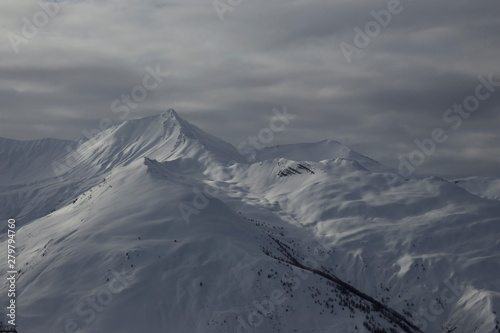 Montagne enneigée
