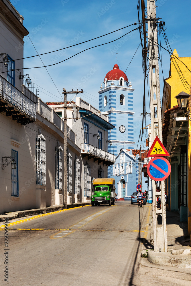 Φωτογραφία Kuba, Sancti Spiritus;  Straßen und Gassen in der Altstadt, mit Blick auf Iglesia Parroquial Mayor