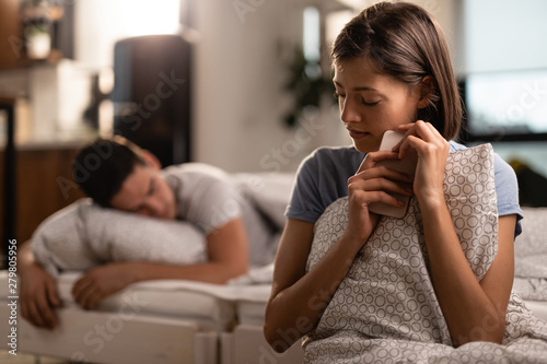 Tableau sur toile Secrets in the relationship!