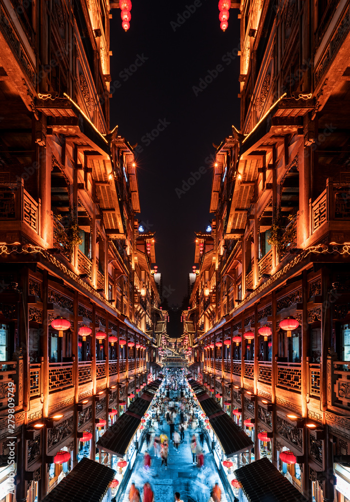 Fototapeta premium Nightscape of Hongyadong Ancient Town in Chongqing, China