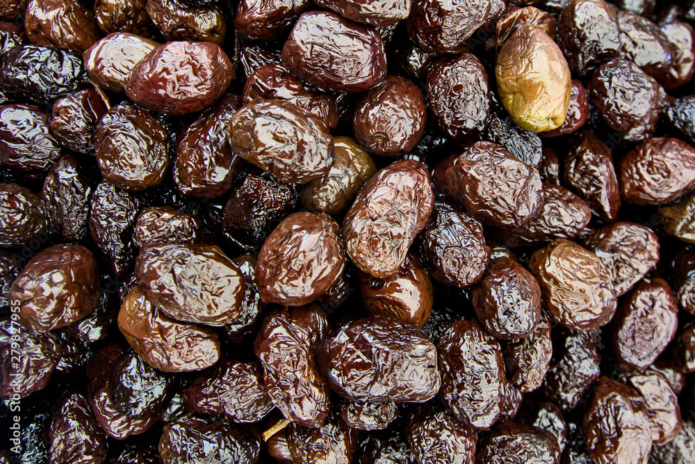 Olives in the market Olives in the market