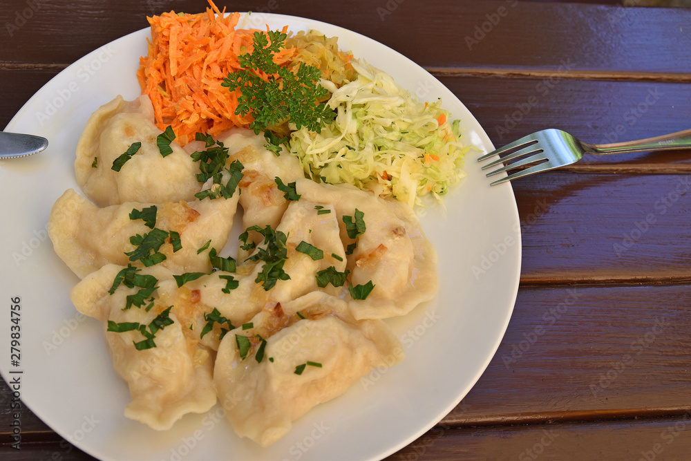 Pierogi na tależu Pierogi na tależu
