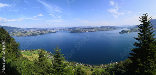 Vierwaldstättersee in der Schweiz / Lake Lucerne © stefanasal