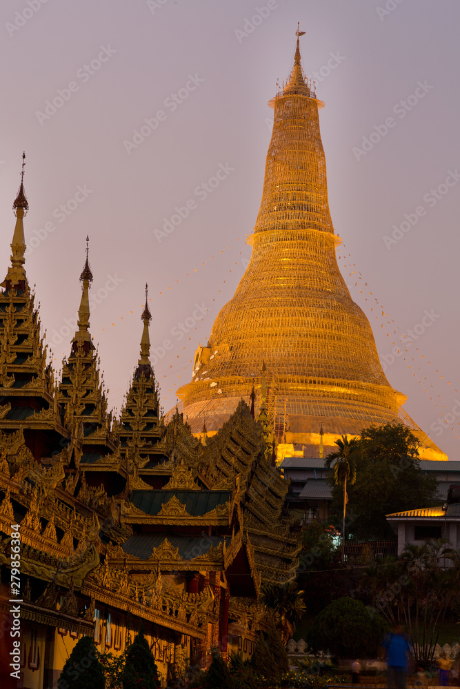 Fototapeta premium Shwedegon Pagode