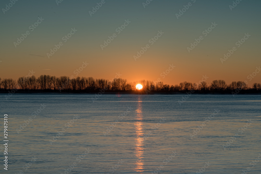 Elbe ,Sonnenuntergang