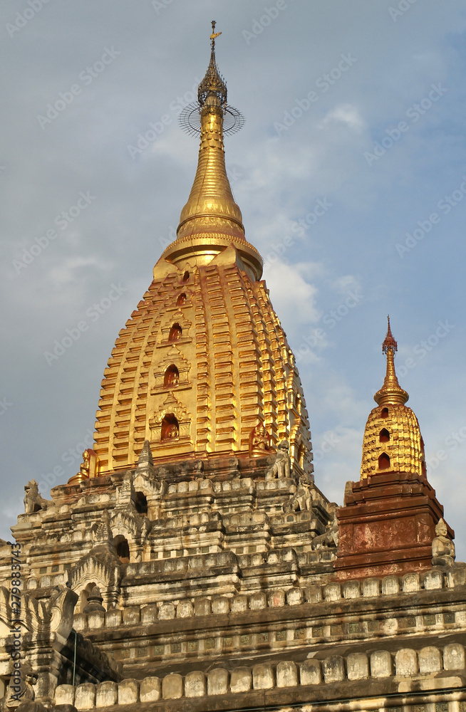 Fototapeta premium Ruins of the temple area of Bagan, Myanmar, Asia