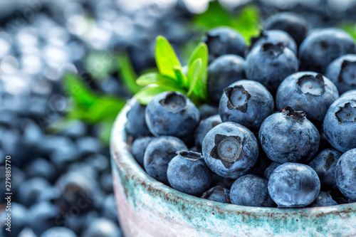 Fotografía Fresh blueberries background with copy space for your text