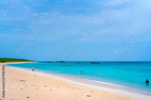 波照間島のビーチ © makieni