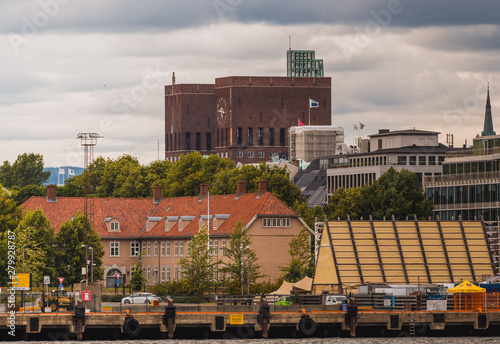 Widok na centrum oslo z havnepromenaden photo