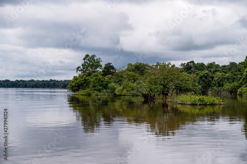 Rio Inírida en Guainía en Colombia