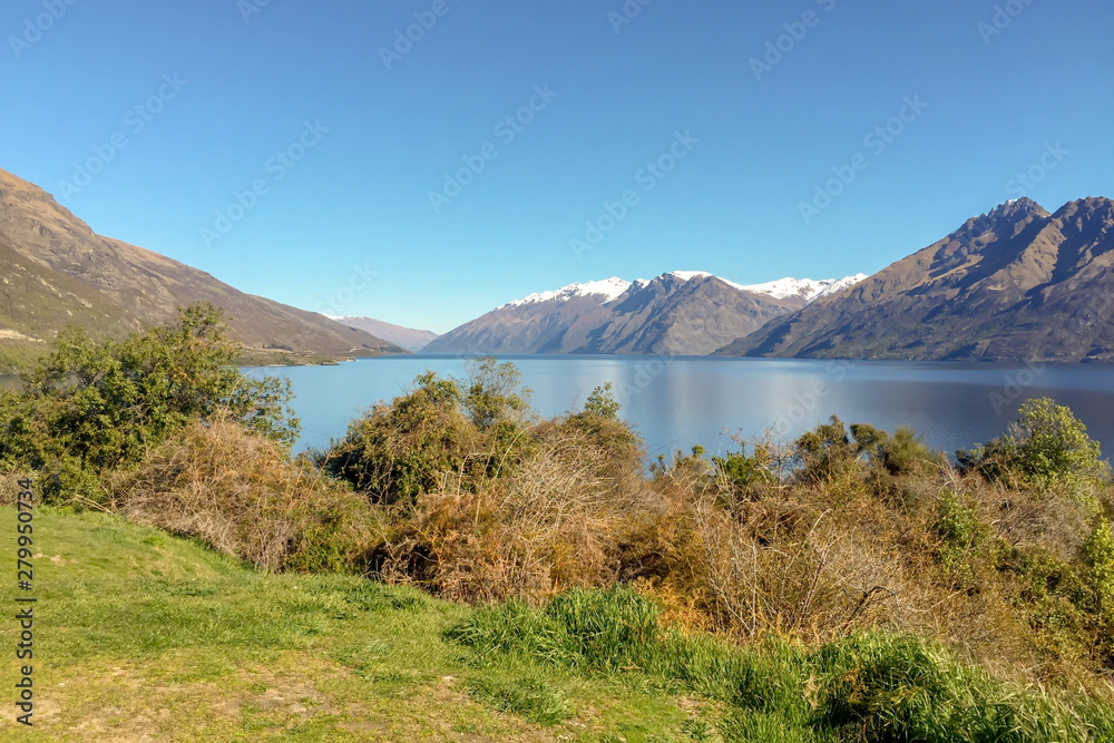 Beautiful lake scenery at the base of theSouthern Alps
