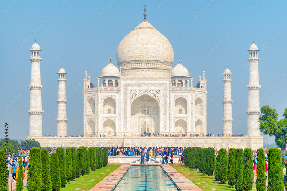 Crowds of tourists walking along the Taj Mahal complex, Agra