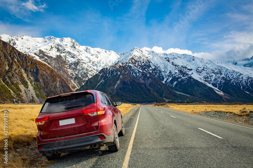 Panoramic mountain views With red cars that mount cook, New zealand © Lowpower