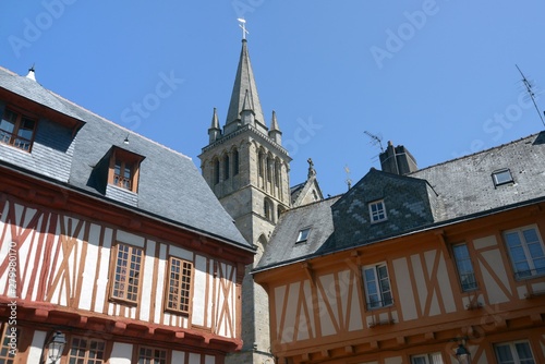 Maisons à pans de bois et cathédrale de Vannes