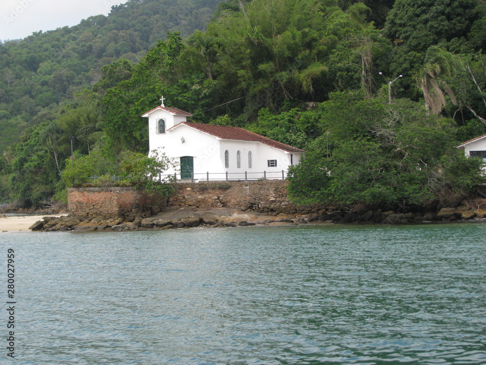 Naklejka premium BRAZIL, RIO DE JANEIRO, ANGRA DOS REIS - Church by the sea