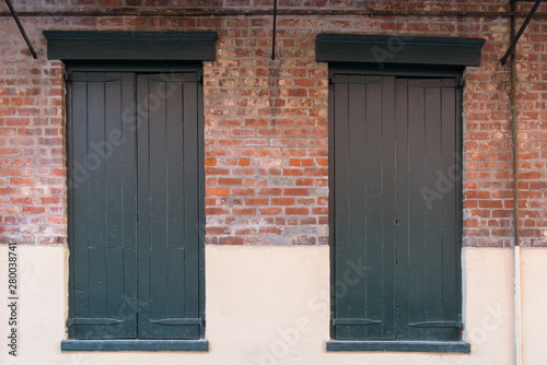 Obraz na płótnie Shutters of the French Quarter w salonie