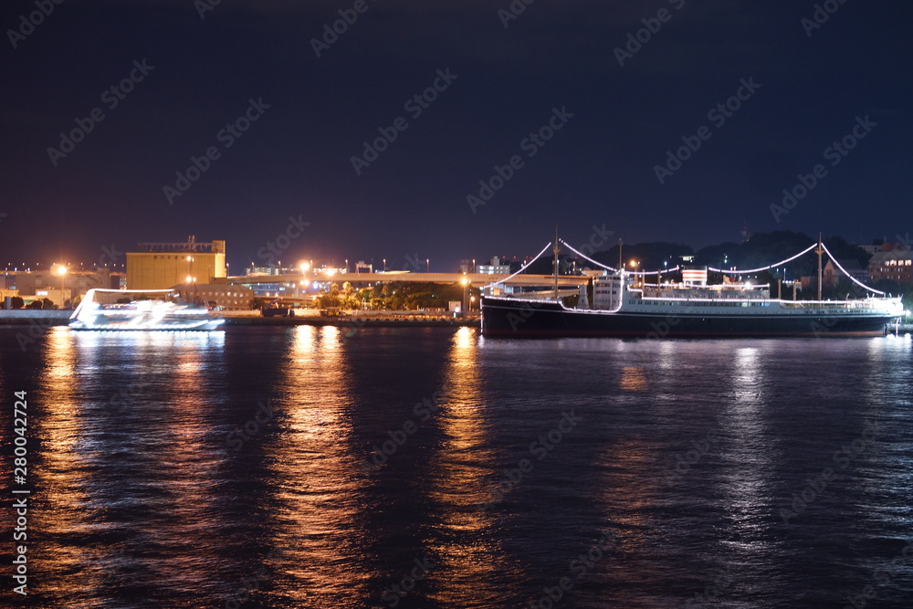 大桟橋からの横浜みなとみらいの夜景 大桟橋からの横浜みなとみらいの夜景