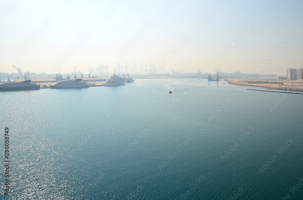Naklejka premium Dubai Industrial Sea Port Protection