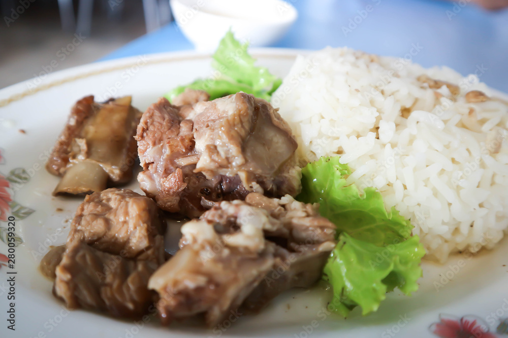 steamed pork rib with rice and spicy dip