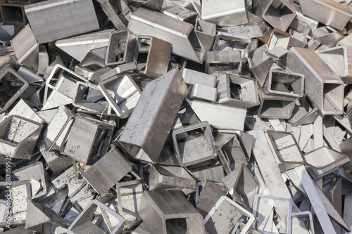 Fotografi scrap metal on pile