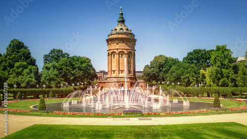 Mannheim Wasserturm und Wasserturmanlage mit Brunnen photo