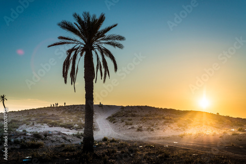 Fototapeta Naklejka Na Ścianę i Meble -  Sunset in the desert in Tunisia