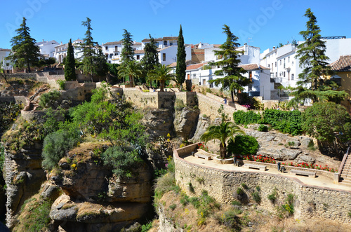 Canvas-taulu White Houses atop the Tajo Gorge, Ronda, Spain