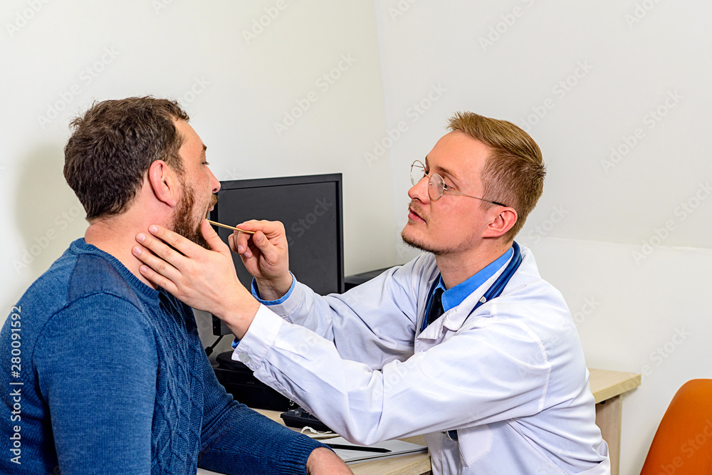 Obraz premium Production of the patient's examination by a general practitioner doctor