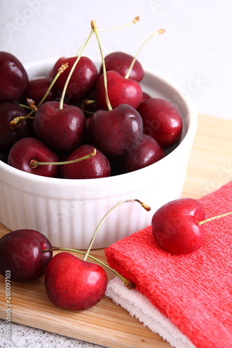 A plate of ripe cherry berries