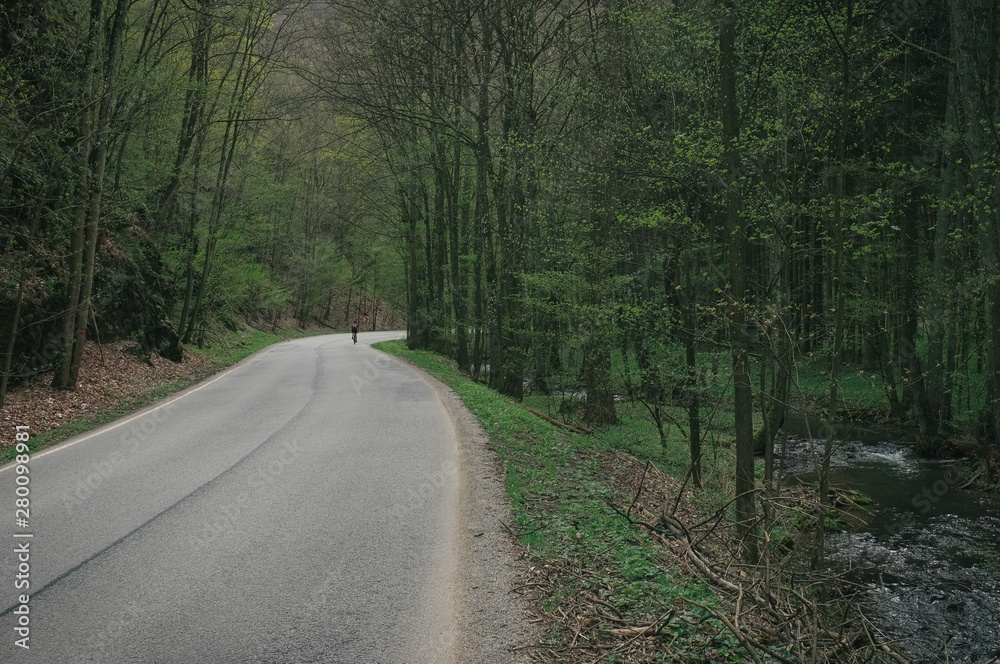 Spring has already arrived, riding in shorts Spring has already arrived, riding in shorts