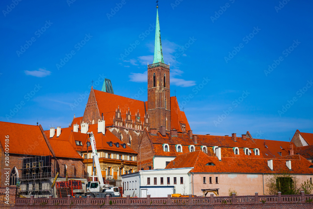 Obraz premium View on Church of the Holy Cross in Ostrow Tumski