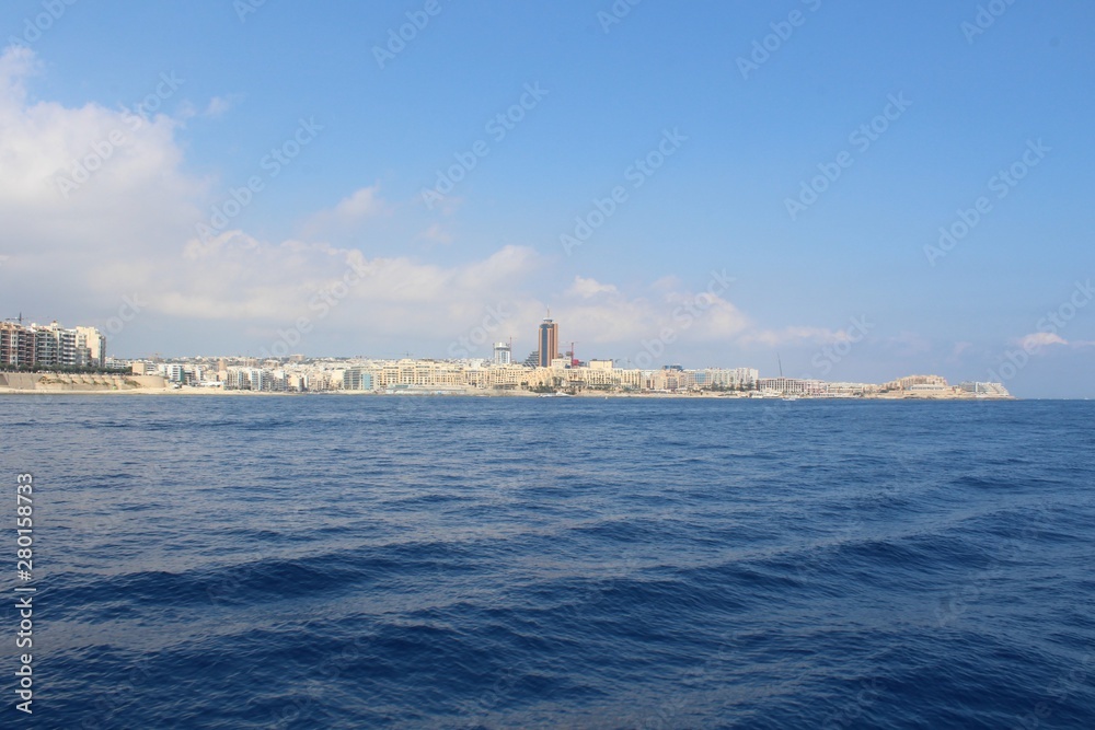 Skyline von Malta vom Merr aus