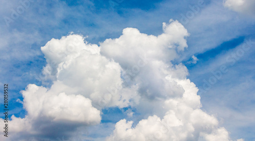 Fototapeta Naklejka Na Ścianę i Meble -  Cumulus voluminous white cloud on the background of a blue sky_
